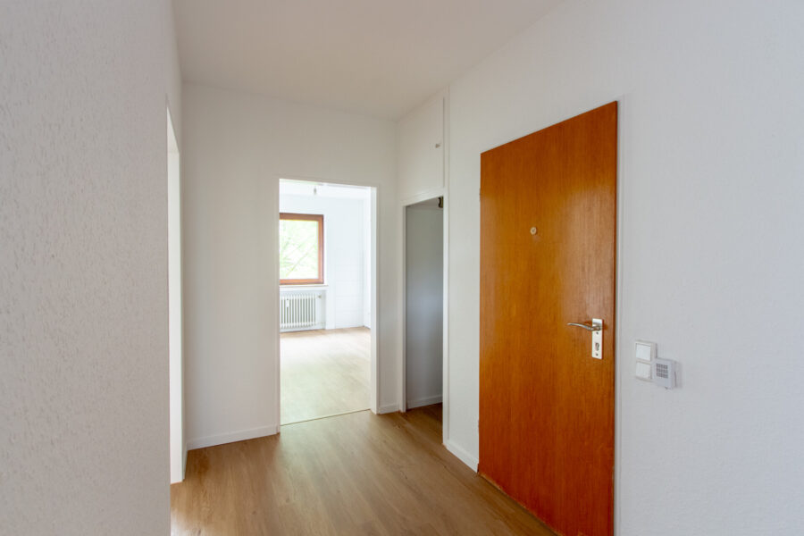 Blömker! Renovierte 2,5-Raum-Wohnung mit Loggia in Gladbeck-Zweckel! - Foto 2