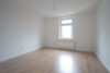 Blömker! Kapitalanleger aufgepasst: Lukratives MFH mit 4 Garagen! - Schlafzimmer 1. OG rechts