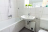 Blömker! Helle 3,5 Raum Wohnung im 2. OG zzgl. ca. 60 m² ausgebauter Fläche im DG. - Badezimmer DG