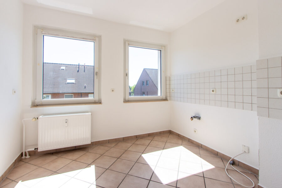 Blömker! Einziehen und wohlfühlen: Renovierte 2,5-Raum-Wohnung mit sonnigem Balkon in GLA-Butendorf! - Photo 2