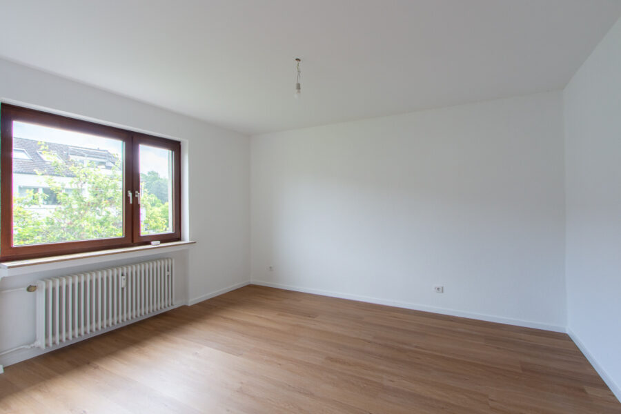 Blömker! Renovierte 2,5-Raum-Wohnung mit Loggia in Gladbeck-Zweckel! - Photo 1