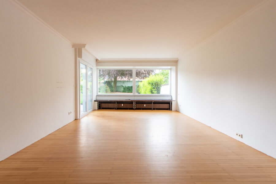 Blömker! Platz für die ganze Familie! Großzügige Erdgeschosswohnung mit Terrasse, Garten und Garage! - Photo 1