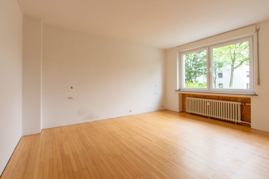 Blömker! Platz für die ganze Familie! Großzügige Erdgeschosswohnung mit Terrasse, Garten und Garage! - Photo 2